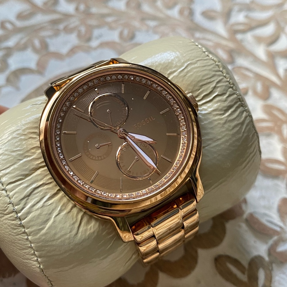 Fossil Round Watch with crystals - Rose Gold